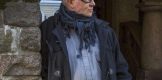 Pelastunut
enkelien valheilla