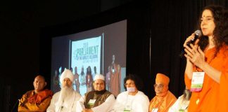 Maailman uskontojen parlamentissa etsittin dialogia