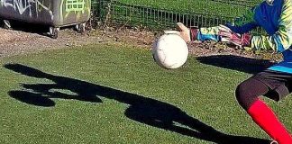 Turvapaikanhakijatyttöjä houkutellaan jalkapallon pariin