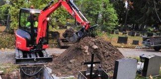 Kirkossa enää puolensataa haudankaivajaa