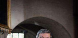 Kolme kysymystä pappisoikeuksista: ”Inkerin kirkossa vihityillä ei erivapauksia”