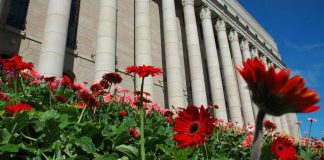 Piispa Luoma: Demokratia tarvitsee uudelleenarviointia