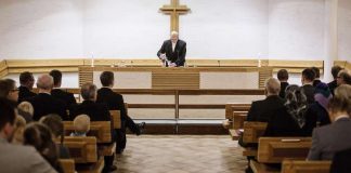 Piispa: Esikoislestadiolaisten ehtoollinen on laiton