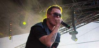 ”Kirosanojen historialliset juuret ovat vahvasti uskonnossa”