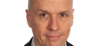 Potkaisiko kirkko itseään nilkkaan?