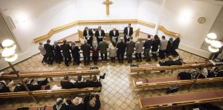 ”Sakramentteja ei voida ottaa kirkon käsistä pois”