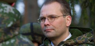 Ministeri haluaa turvata puolustusvoimien kirkollisen työn