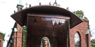 Katolinen kirkko: Piispa sai ehtoollisen vahingossa