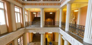 14 tohtoria, 173 maisteria ja 616 julkaisua – Helsingin teologisen vuosi