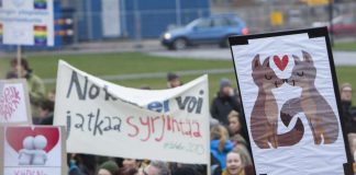 Kysely: Noin puolet kirkolliskokousedustajista siunaisi kaikki avioliitot