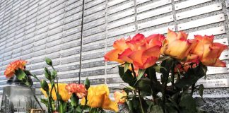 Tuhkausten määrä jo puolet hautauksista