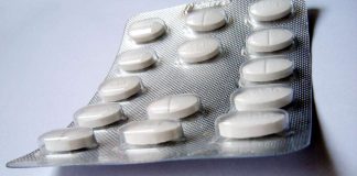 Valiokunta puoltaa heikennyksiä lomalla sairastamiseen