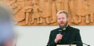 Teemu Laajasalo: ”Evankeliumi pitää viedä leirinuotion ulkopuolelle”