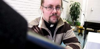 Tämän miehen ansiosta arkkipiispa sai kutsun kotitaloustunnille