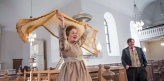 Juhlanäytelmä kuvaa elävästi Kuopion tuomiokirkon historiaa