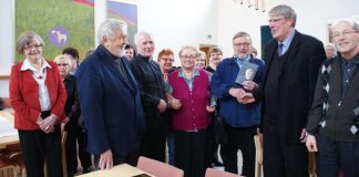 Arkkipooki-palkinto Harjavallan seurakunnan Kymppiluokalle ja rovasti Raimo Vuoristolle