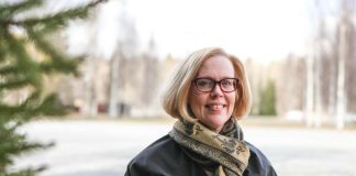 Kirkon uusi tiedotuspäällikkö on hulluna saarnoihin – tehnyt kaksi gradua aiheesta