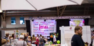 Kansanlähetyksen talous kiristyy, julistustyöstä ei haluta leikata