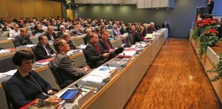 Kirkolliskokouksen täysistunnot suorana netissä – Toteutuuko pelko mediasirkuksesta?