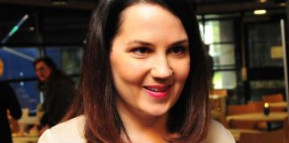 Ministeri Grahn-Laasonen haastoi seurakunnat vihapuheen torjuntaan