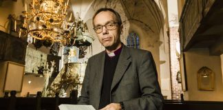 Björn Vikström: ”Pappien ei pidä lähteä vihkimään samaa sukupuolta olevia pareja”