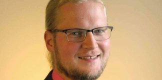 Pappi aikoo vihkiä samaa sukupuolta olevia pareja