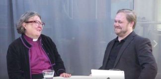 Piispa Askola vastasi livenä kysymyksiin Facebookissa