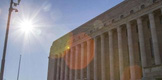 Eduskuntaan perustettiin naisen ja miehen suhdetta vaaliva verkosto