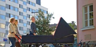 Helsingin kaupunginmuseo arpoo lastenvaunuajeluja aikuisille