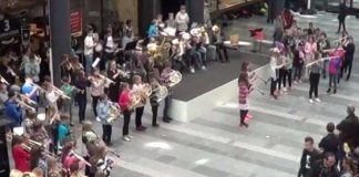 Puhallinmusiikkipalkinto Oulun seurakunnille – katso palkittu flashmob videolta