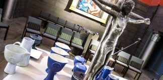 Jolkkonen: ”Matkaeväs ehtoollisen asetussanoissa tuo mieleen makkaranpaiston jänismetsällä”