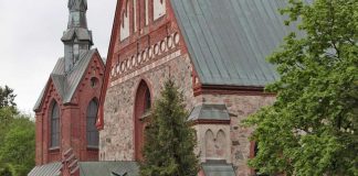Vantaan Pyhän Laurin kirkon kellot vaikenevat kesäksi