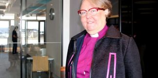 Irja Askola: Jeesuksen viestintästrategia nosti luuserit keskiöön