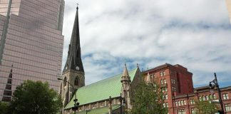 Kanadan anglikaanikirkko hyväksyy samaa sukupuolta olevien liitot