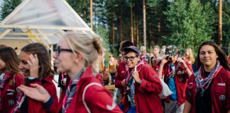 Partiolaisten jättileirillä kokeillaan uutta leirihartautta