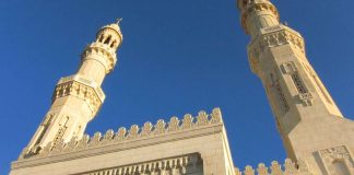 Ulkomaisen moskeijarahoituksen kiellolle kannatusta Ranskassa