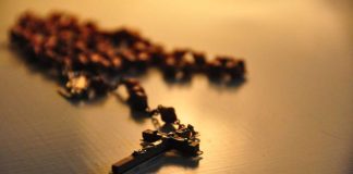 Pääkirjoitus: Tullaanko uskoon vai kasvetaanko siihen?