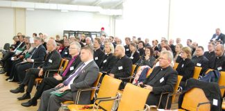 Mitä valokuville oikein tapahtui? – Näin vastaavat Inkerin kirkon edustajat kuvamanipulaatiosta