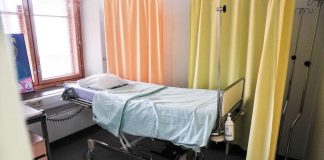 Sairaalasielunhoitajat vastaavat kritiikkiin: ”Psykoterapiaopinnot eivät tee papista vähemmän pappia