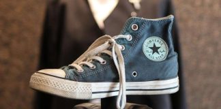 Pappi vihki avioparin tennareissa festareilla – Kotimaa Pro: Nämä asiat säätelevät virkapukeutumista