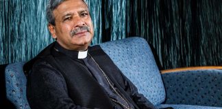 Pakistanilaisen piispan arkeen kuuluu herääminen yöllä soittoon pommi-iskusta