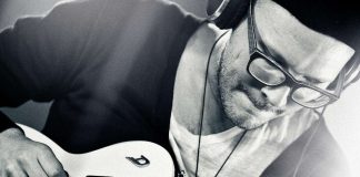 Marzi Nyman hyppäsi kirkkokonsertissa urkuihin ja täräytti virren 332 – tempaus taltioitui videolle