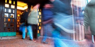 Uudistunut verkkopalvelu nopeuttaa ja helpottaa kirkkoon liittymistä