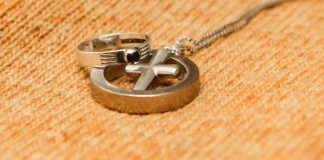 Vihkiselvitykseen jätettiin eriävä mielipide – ”Tasa-arvon näkökulma sivuutettu kokonaan”