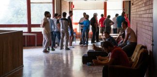 Kirkkoherra Lehikoinen: Kirkon johto ja perussuomalaiset yhteiseen neuvottelupöytään