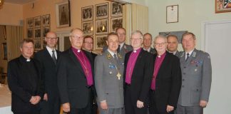 Kenttäpiispa kantanut ristiä 75 vuotta