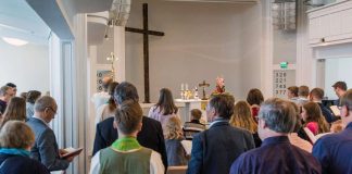 Lähetyshiippakunta on kirkkoon pettyneiden kriittinen yhteisö