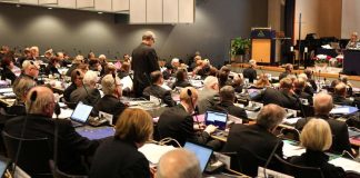 Analyysi: Pekka Simojoen tunteellinen puheenvuoro kiteytti kirkolliskokouksen aviokeskustelun