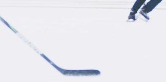 Kummeja ja kummilapsia houkutellaan jääkiekon pariin – mukana yhdeksän liigajoukkuetta