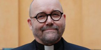 Martti Paananen kirkkoherraksi Tukholman suomalaiseen seurakuntaan